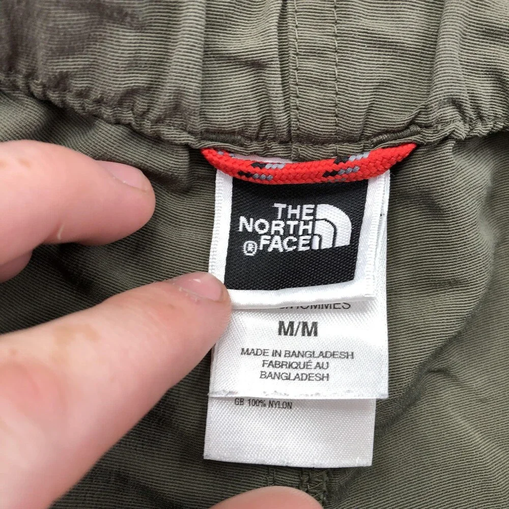 The North Face Shorts Mens Medium Green Cargo Belted 11 Inseam Outdoor Hiking